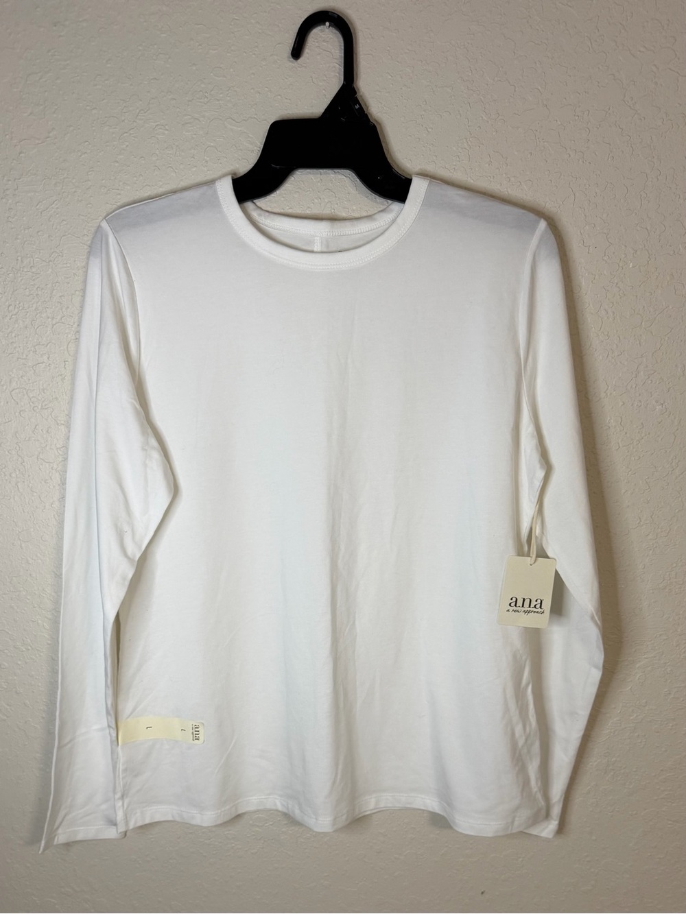 Ana A New Approach Women's Long Sleeve  White Size Large